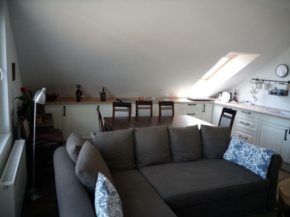 Walnut Apartment With Sauna And Pond Topoľčany Εξωτερικό φωτογραφία